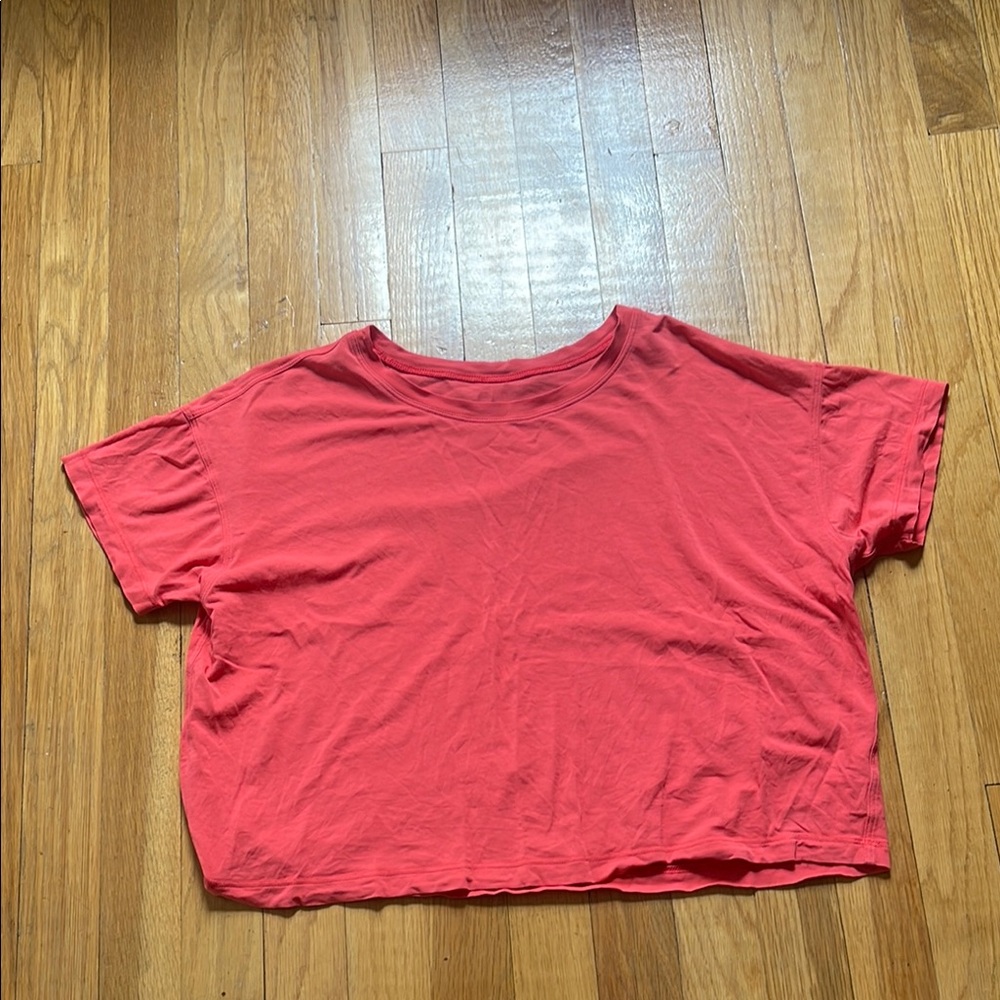 Lululemon cropped T-shirt